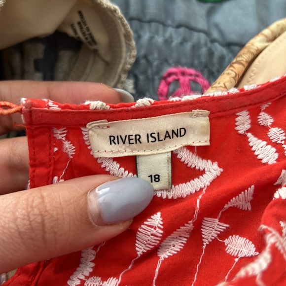 ASOS River Island Broderie Blouse Cold Shoulder - Picture 13 of 14